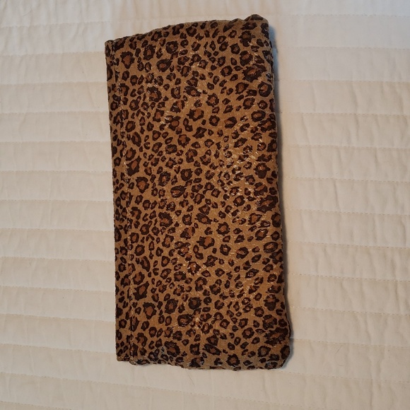 Leopard Clutch - Picture 2 of 3